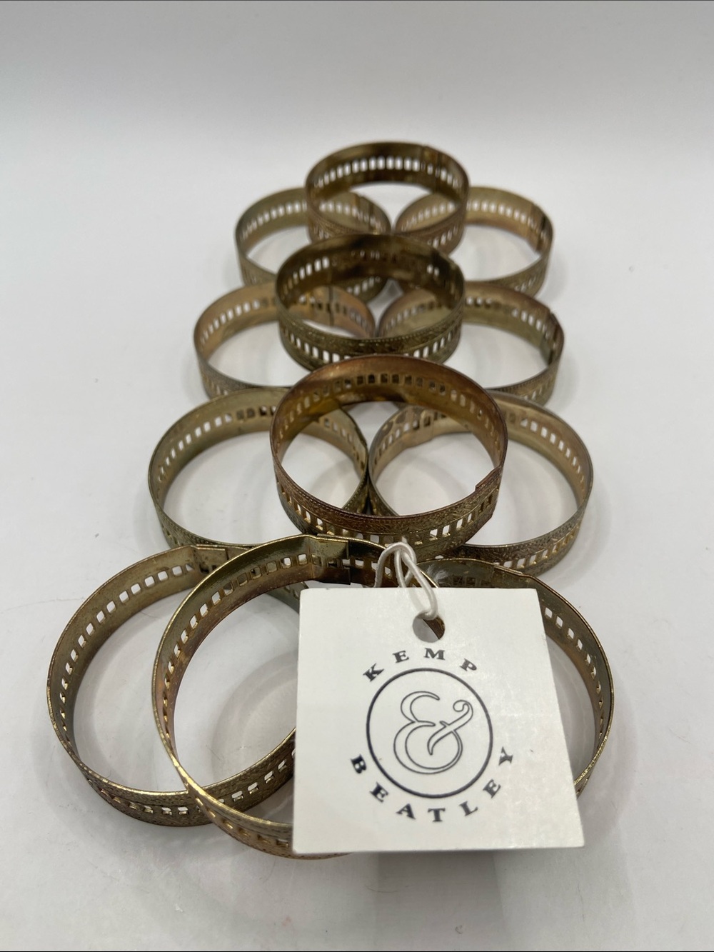 Kemp & Beatley Vintage Brass Tone Metal Napkin Rings Holders Set of 12